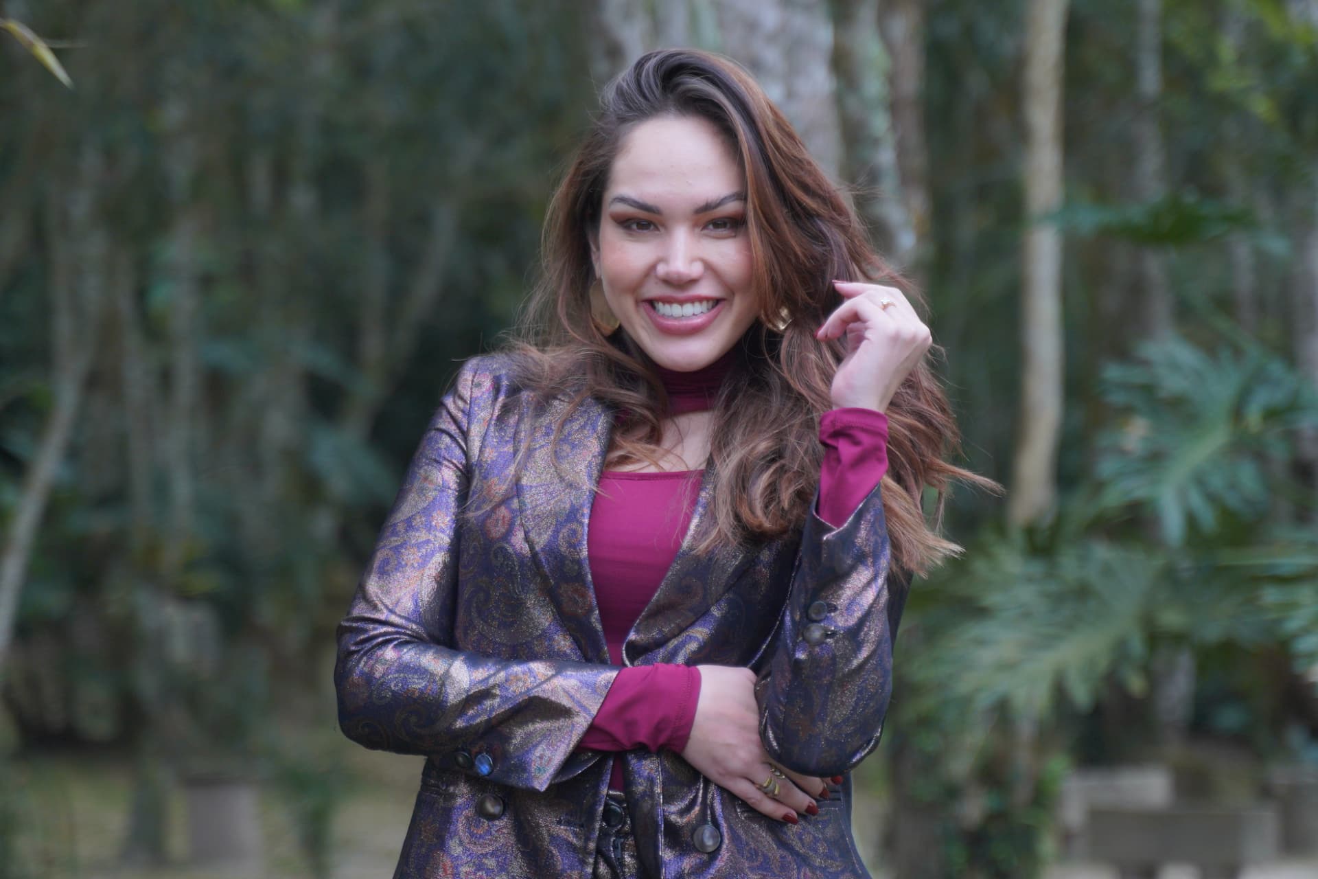 Bianca Ogata conduzindo uma vivência